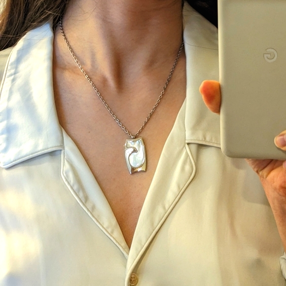 Beautiful Pearl Necklace - Picture 1 of 7